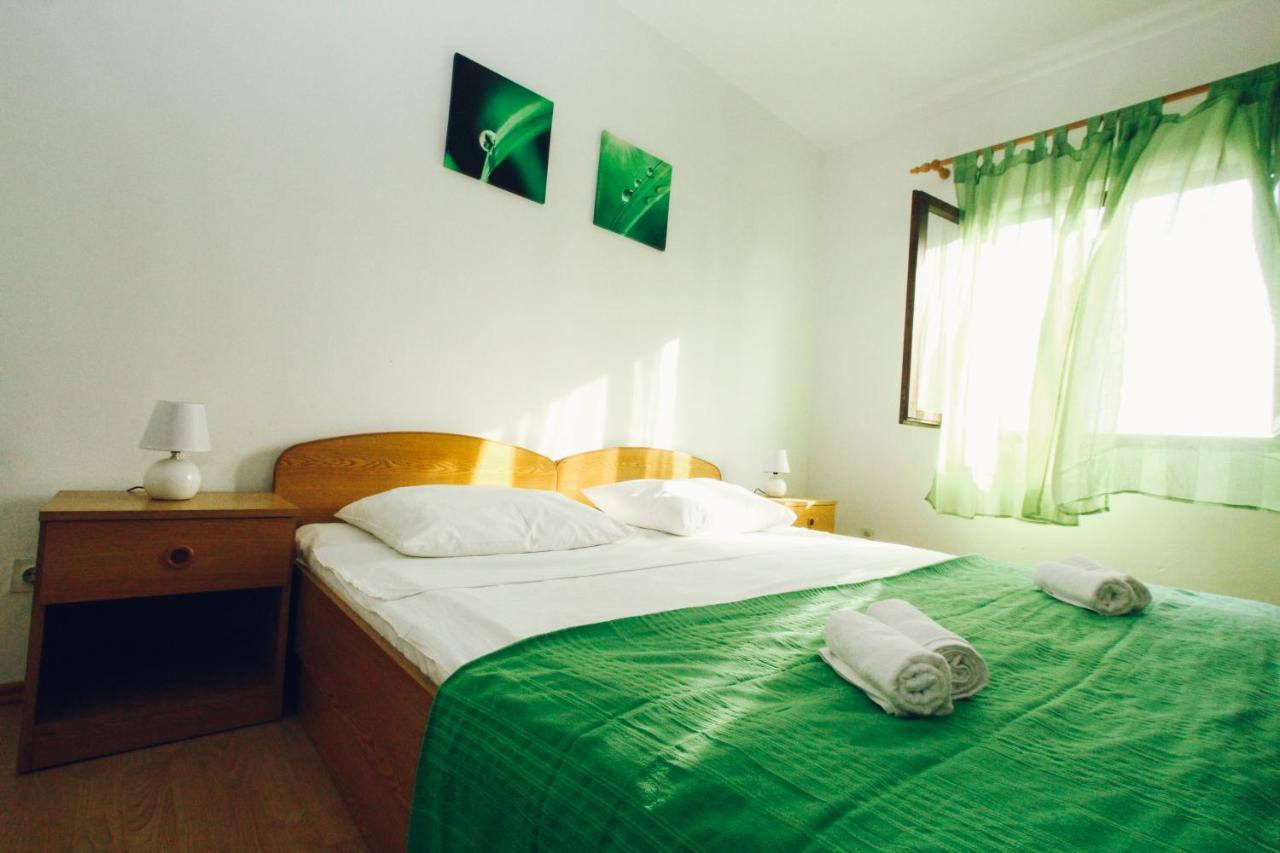 Apartments Gaja Green Ap Sveti Filip i Jakov Exterior photo